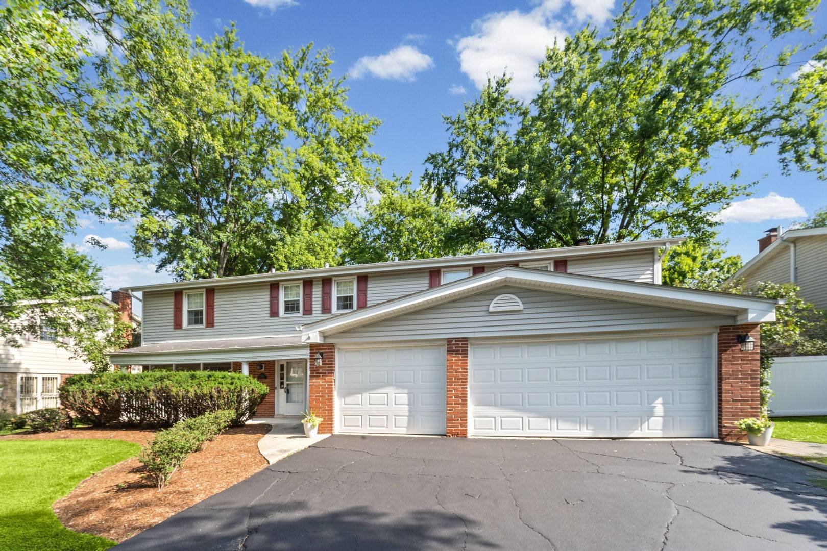 3822 Knight ST, Glenview, IL 60025