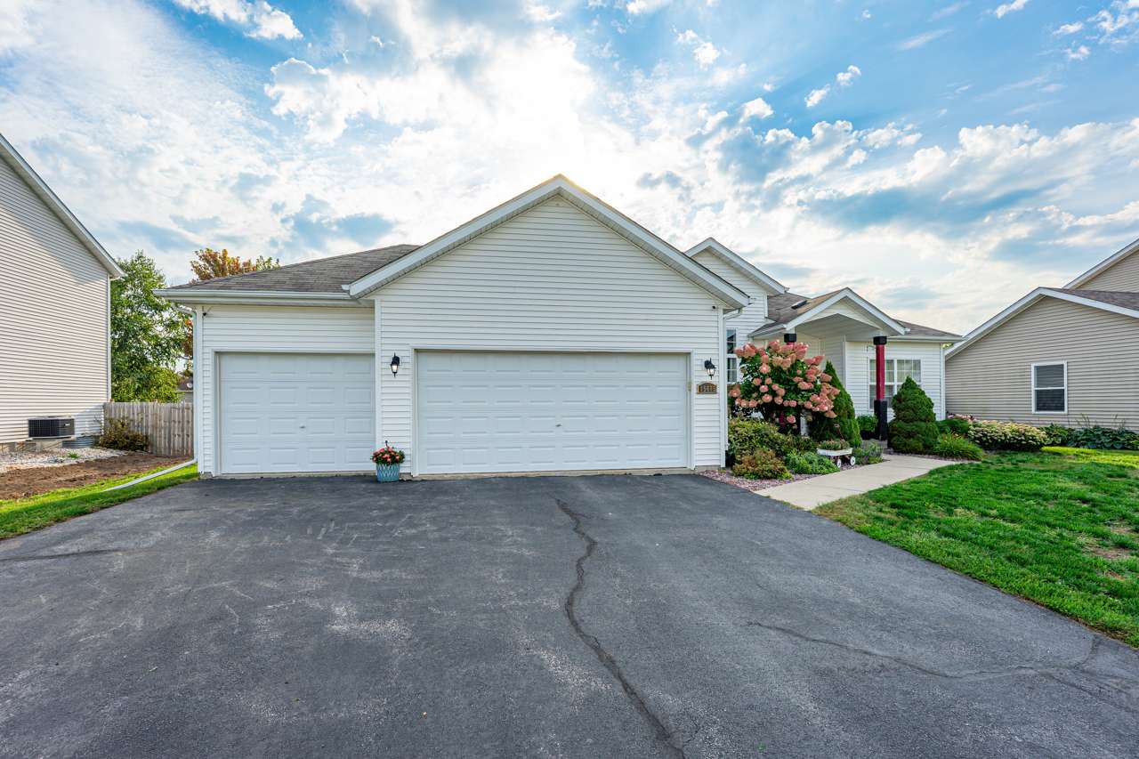 15615 BRYDEN DR, South Beloit, IL 61080
