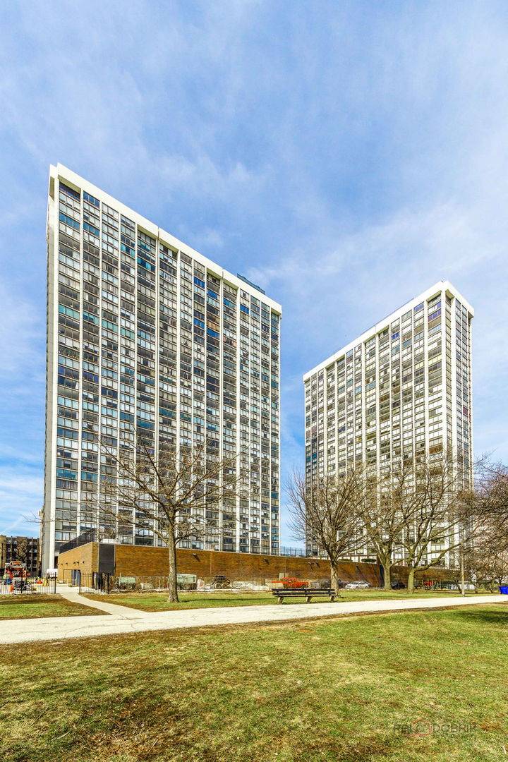 5445 N Sheridan RD #3805, Chicago, IL 60640