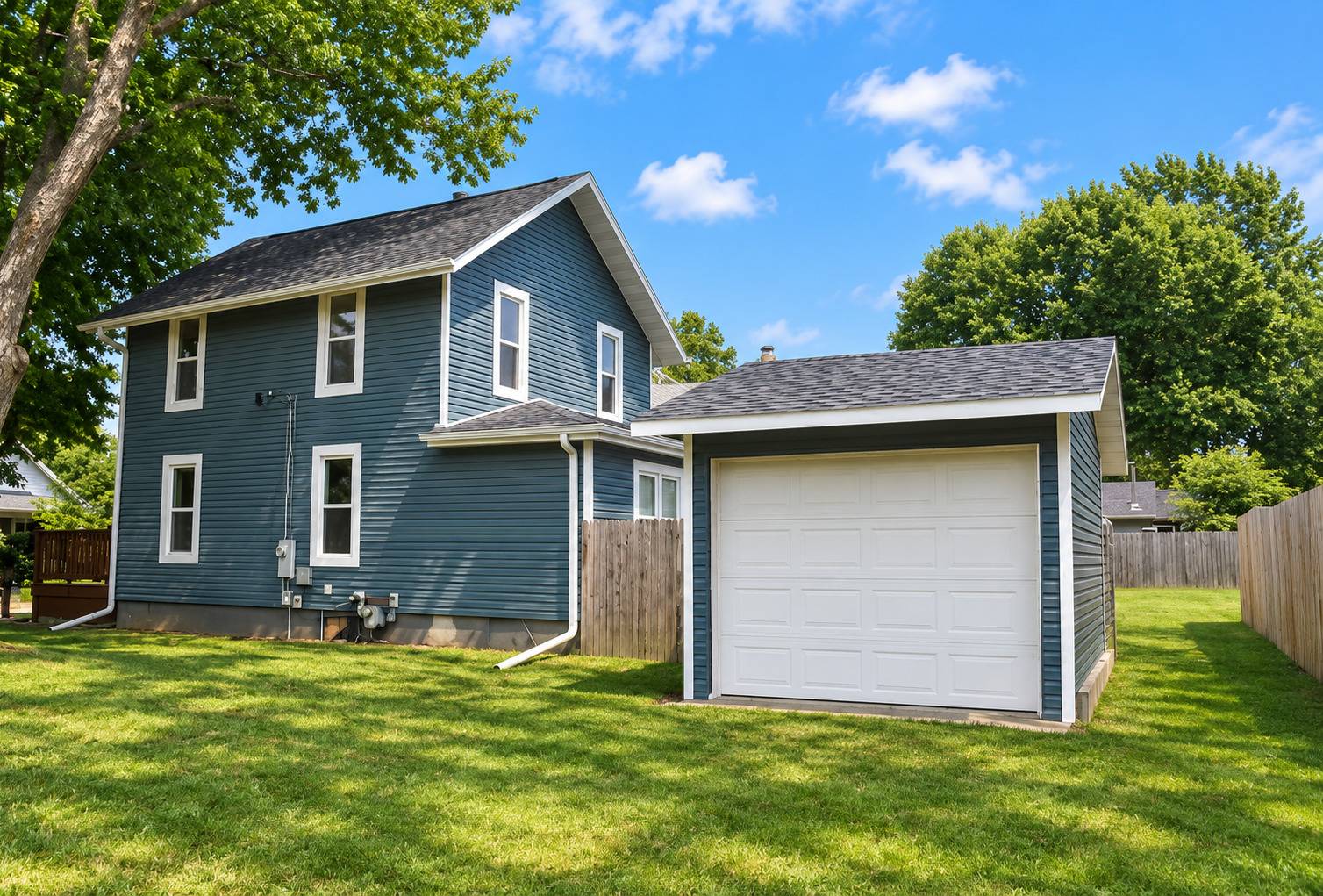 602 14th AVE, Sterling, IL 61081