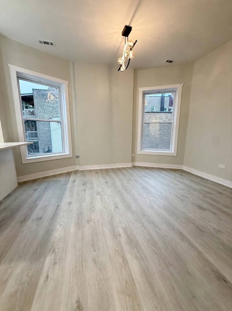 6039 S Eberhart AVE #2, Chicago, IL 60637