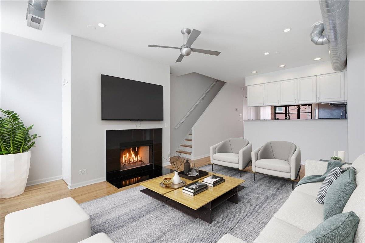 2943 N Lincoln AVE #212, Chicago, IL 60657