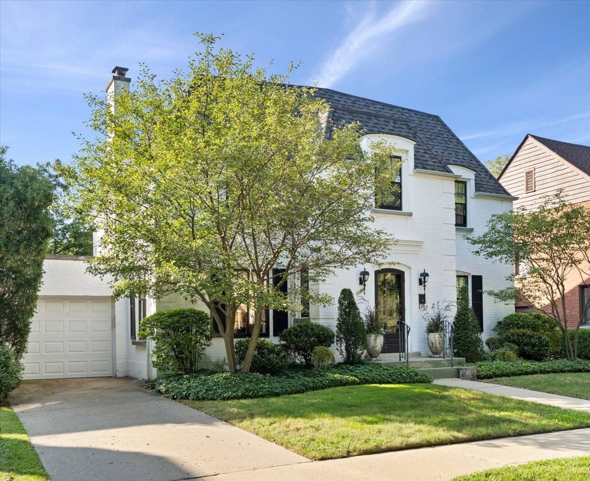 6652 N Chicora AVE, Chicago, IL 60646