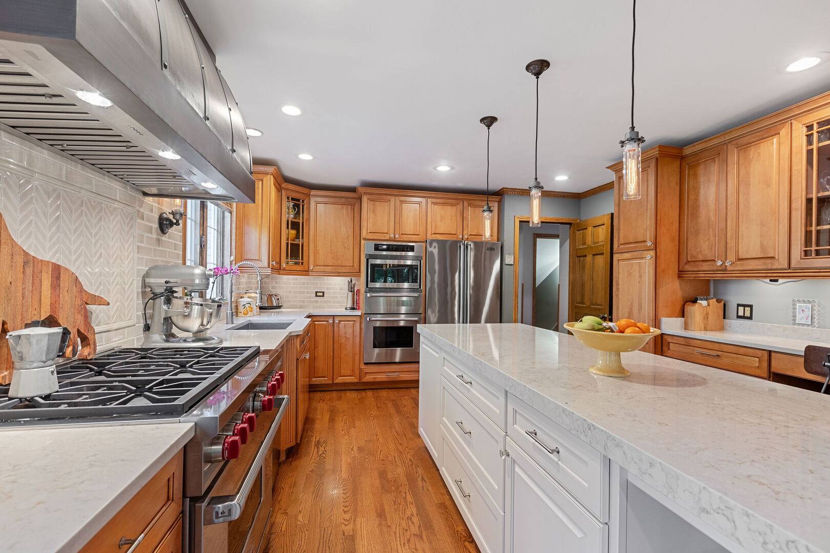 2 Gregory LN, South Barrington, IL 60010