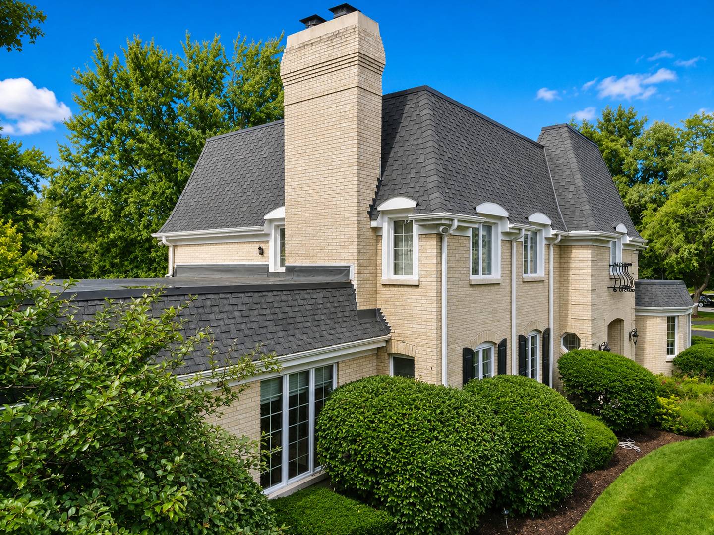 2 Gregory LN, South Barrington, IL 60010