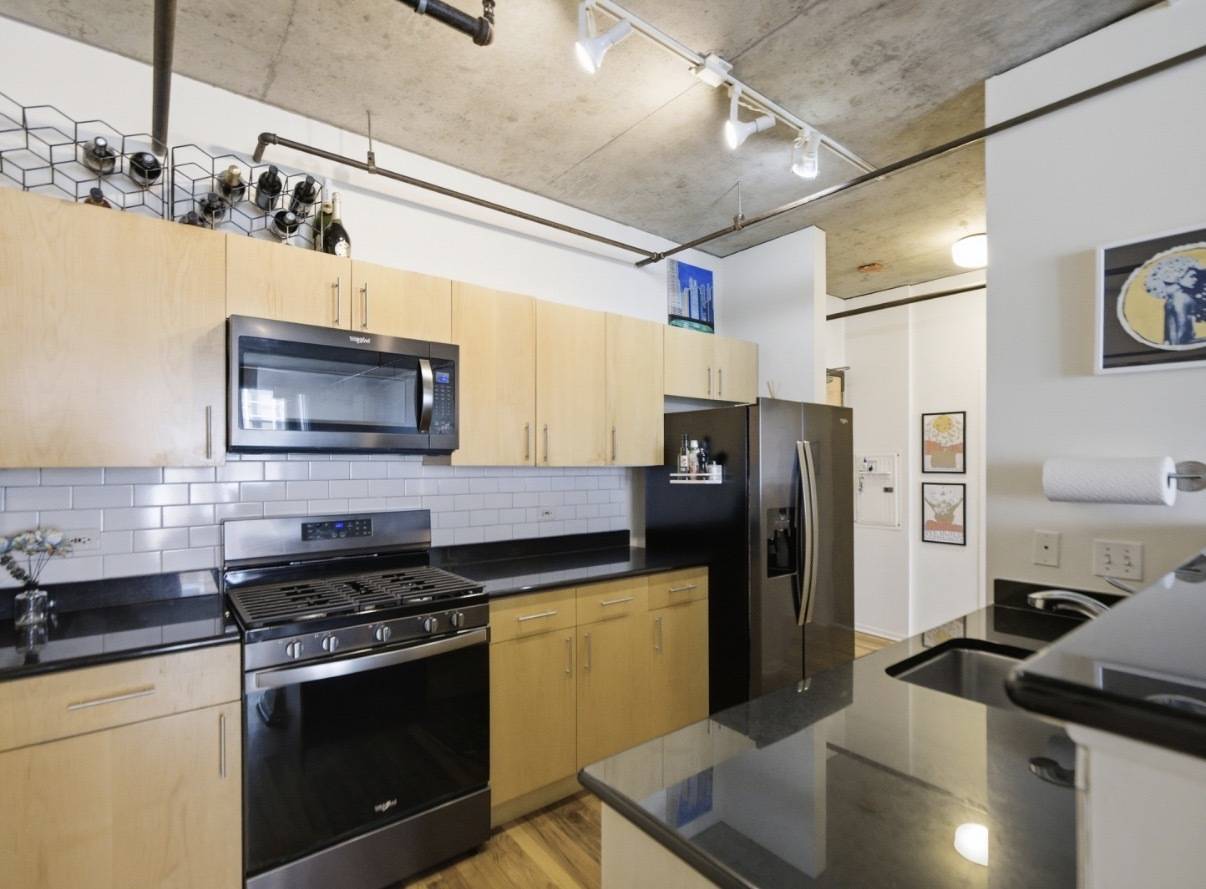 700 W Van Buren ST #602, Chicago, IL 60607