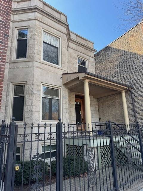 3041 W Fullerton AVE, Chicago, IL 60647