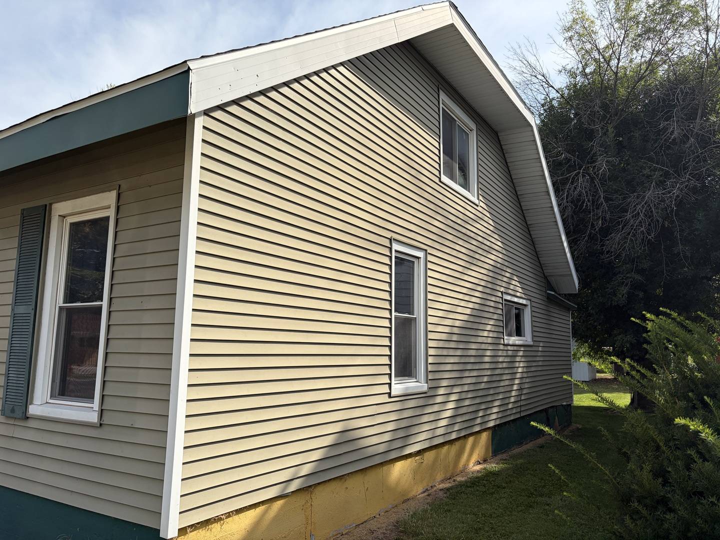 323 W Chestnut ST, Mason City, IL 62664
