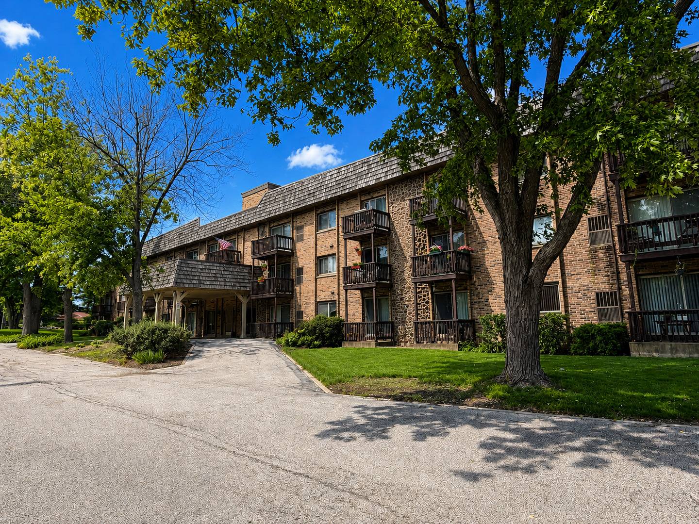 241 W Main ST #201, Lake Zurich, IL 60047