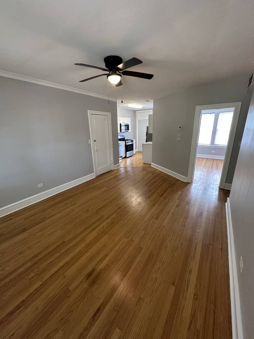 5745 W Wellington AVE #2, Chicago, IL 60634