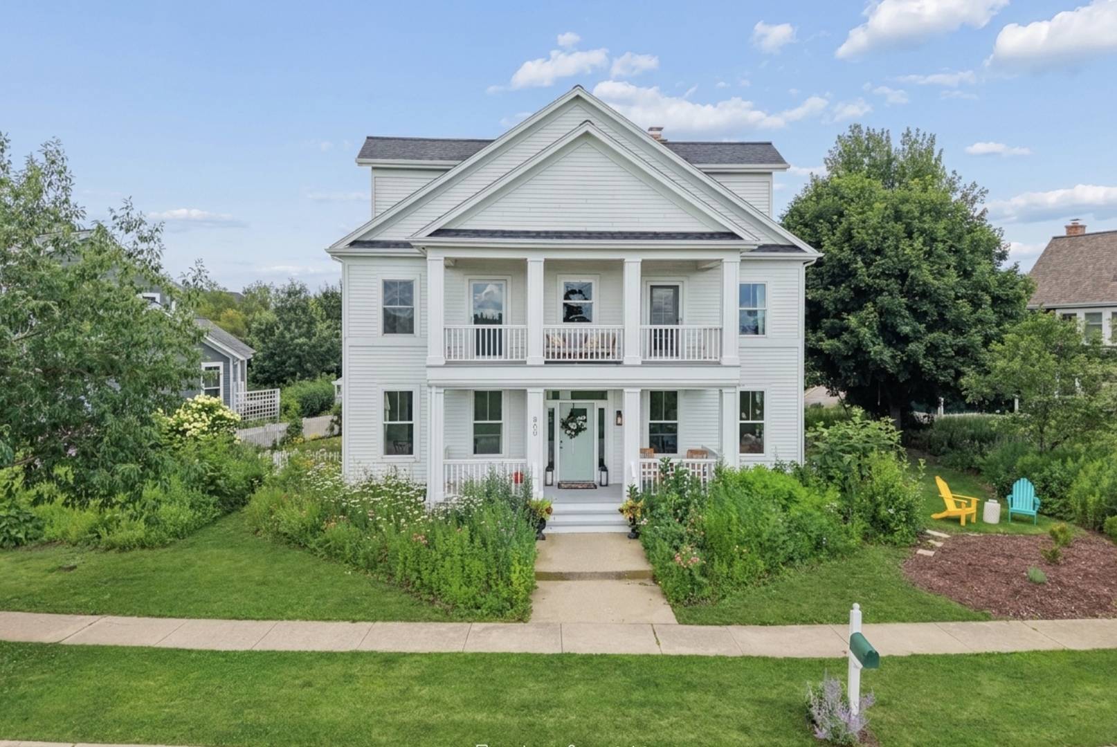 860 Blazing Star RD, Grayslake, IL 60030