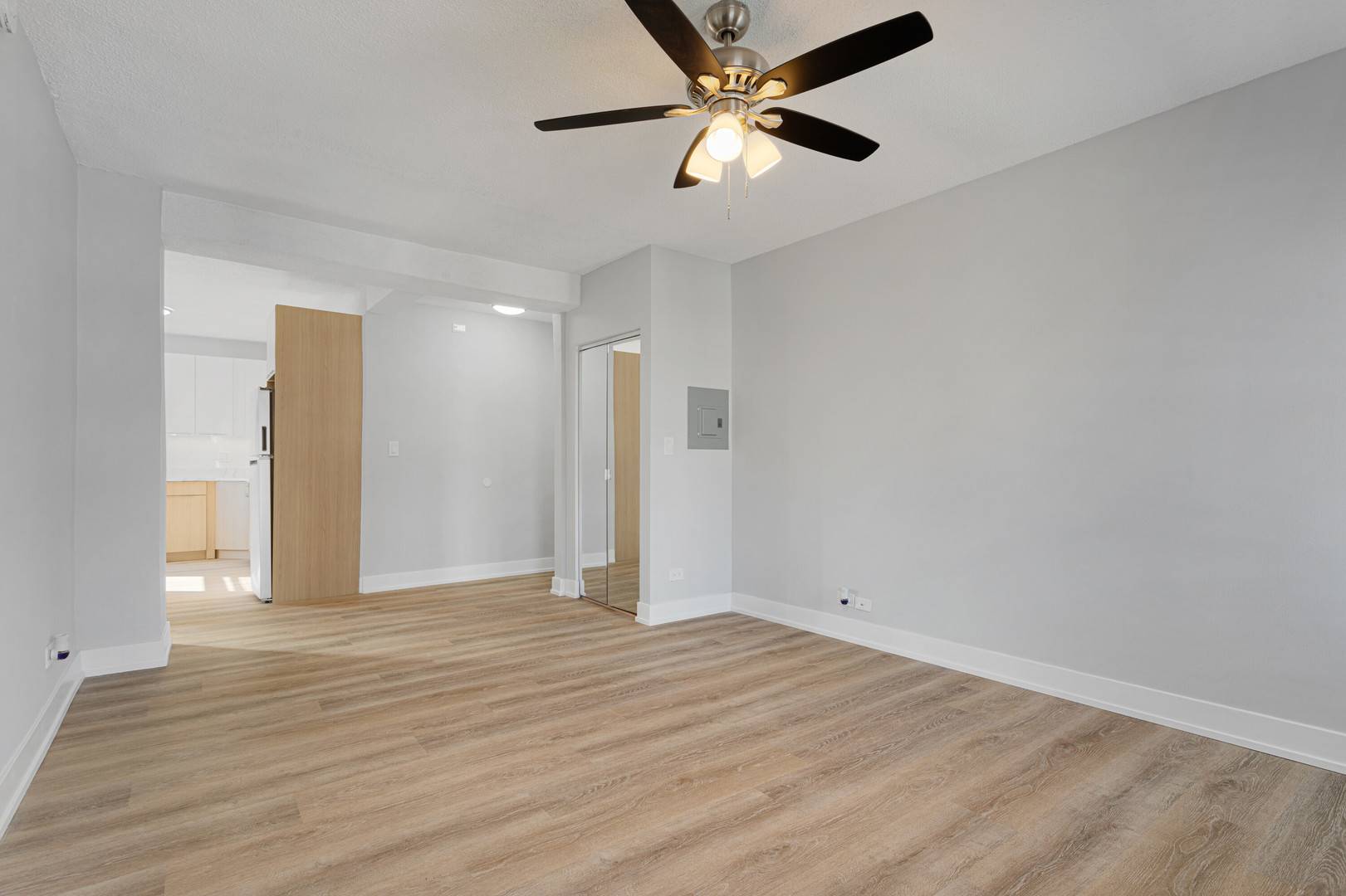 6026 N Winthrop AVE #6F, Chicago, IL 60660