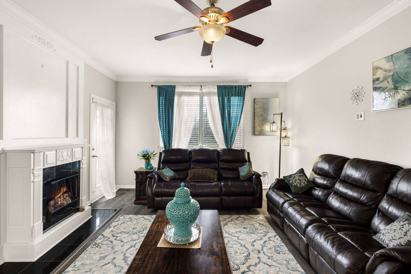 2777 Blakely LN, Naperville, IL 60540