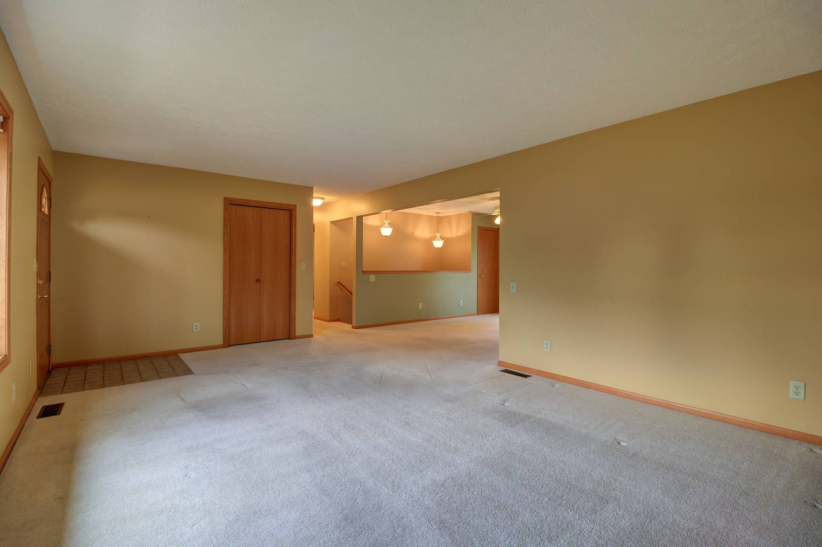 1506 10th ST NW, Clinton, IA 52732