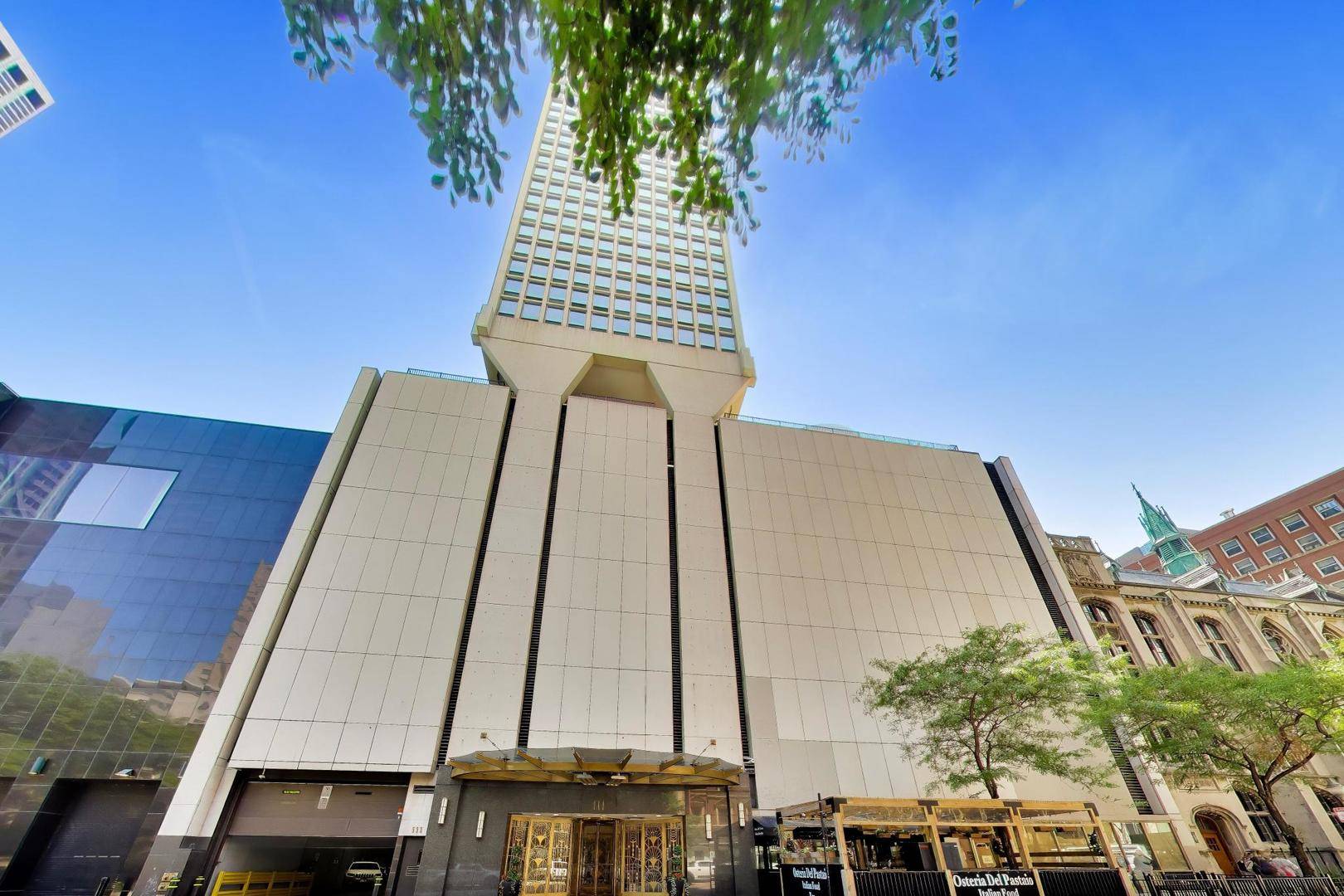 111 E Chestnut ST #35J, Chicago, IL 60611