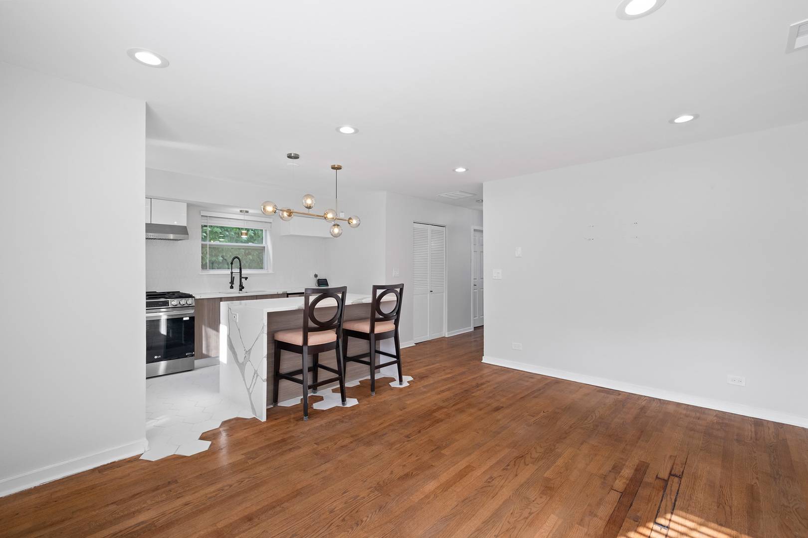 6449 S Kenwood AVE #2, Chicago, IL 60637