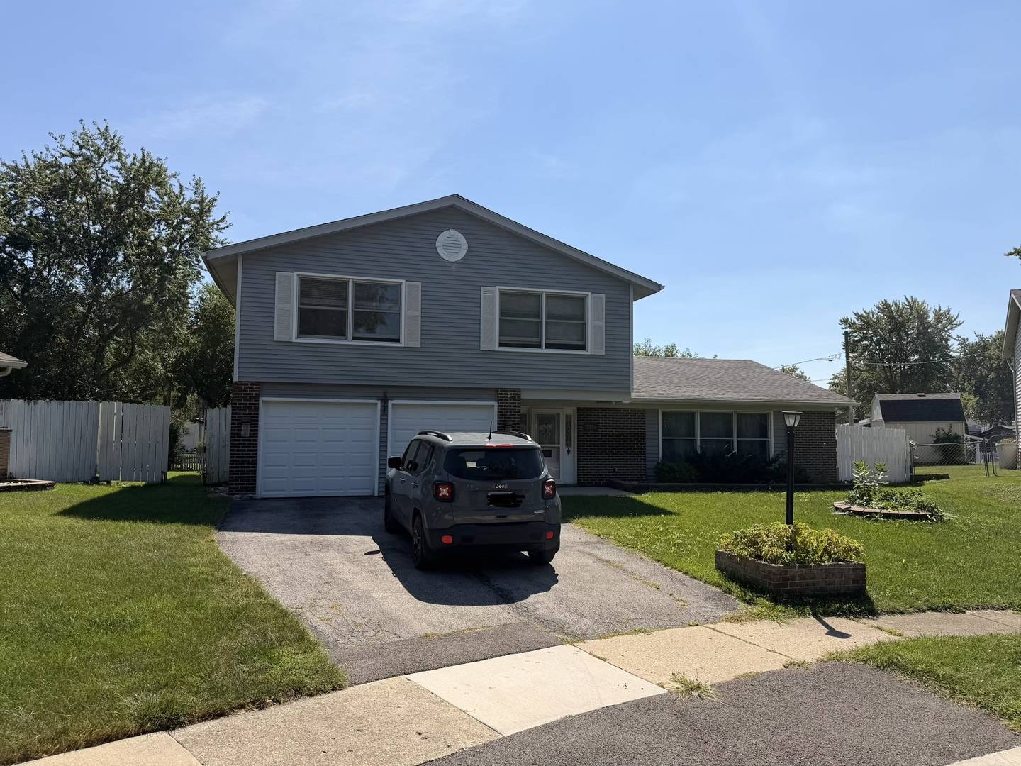 7791 Sherwood CIR S, Hanover Park, IL 60133