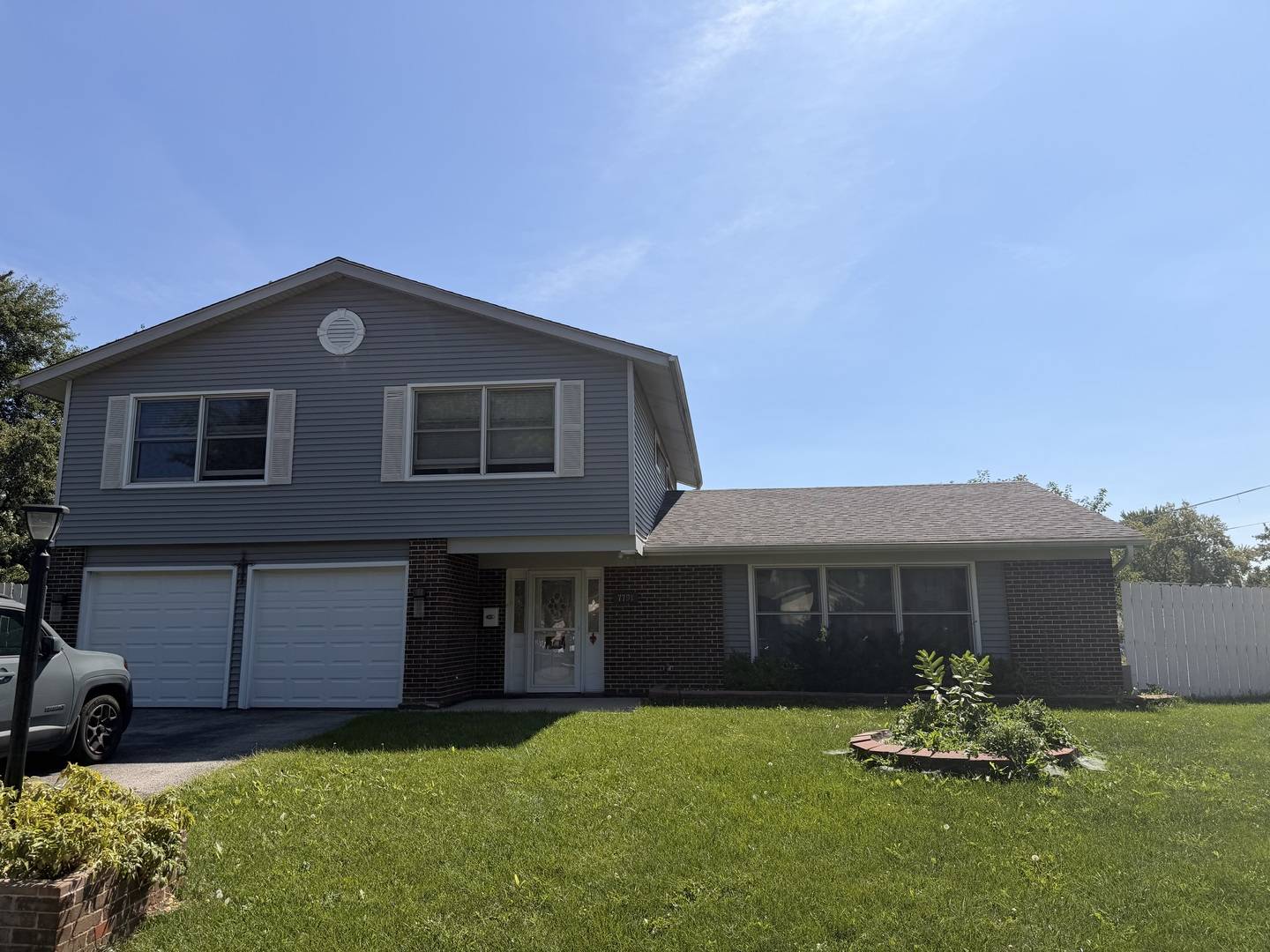 7791 Sherwood CIR S, Hanover Park, IL 60133