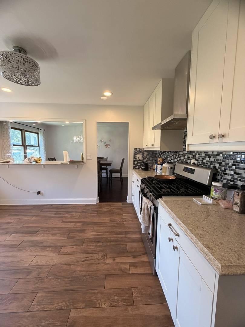 7791 Sherwood CIR S, Hanover Park, IL 60133