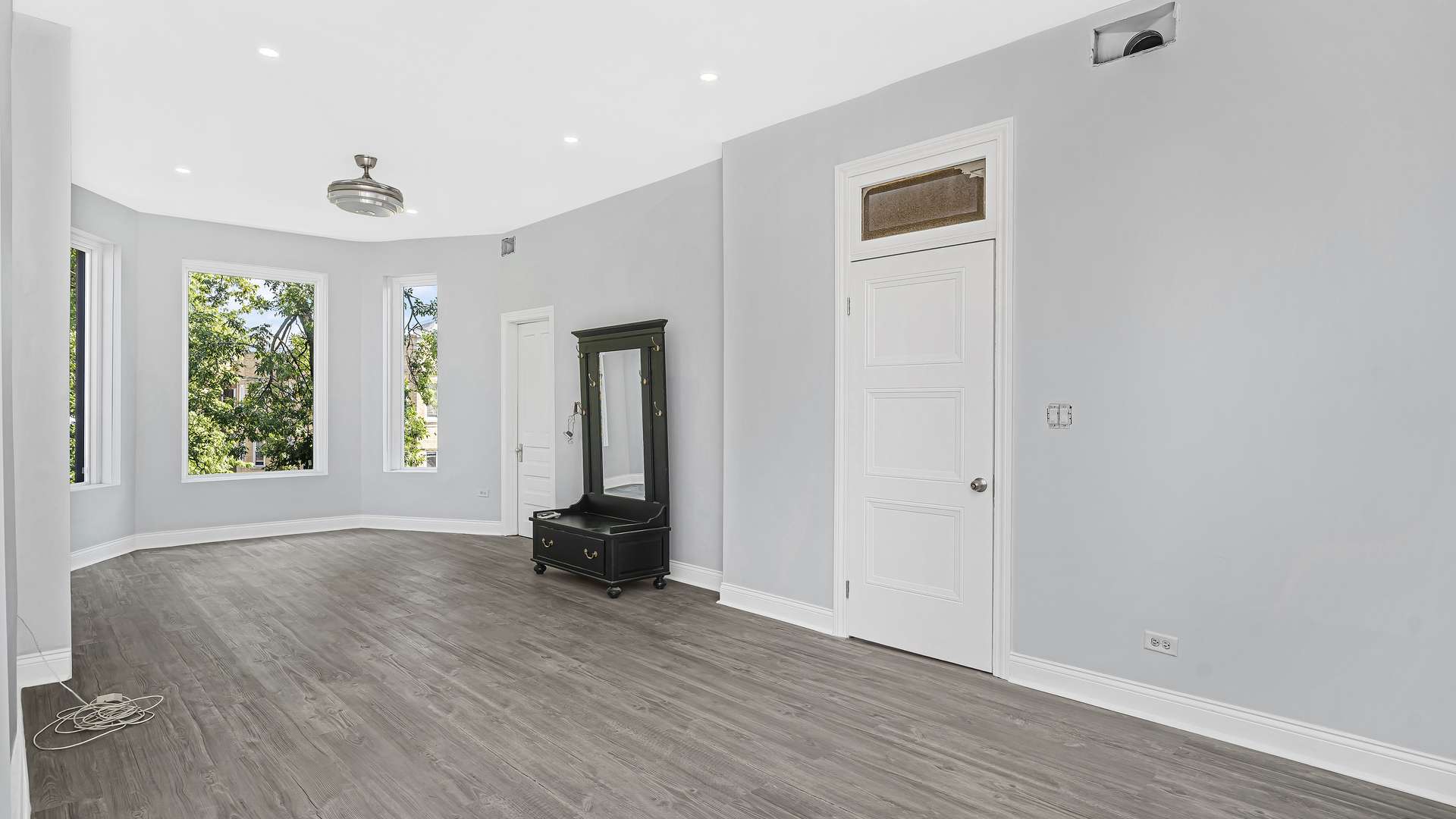 3227 W Beach AVE #3, Chicago, IL 60651