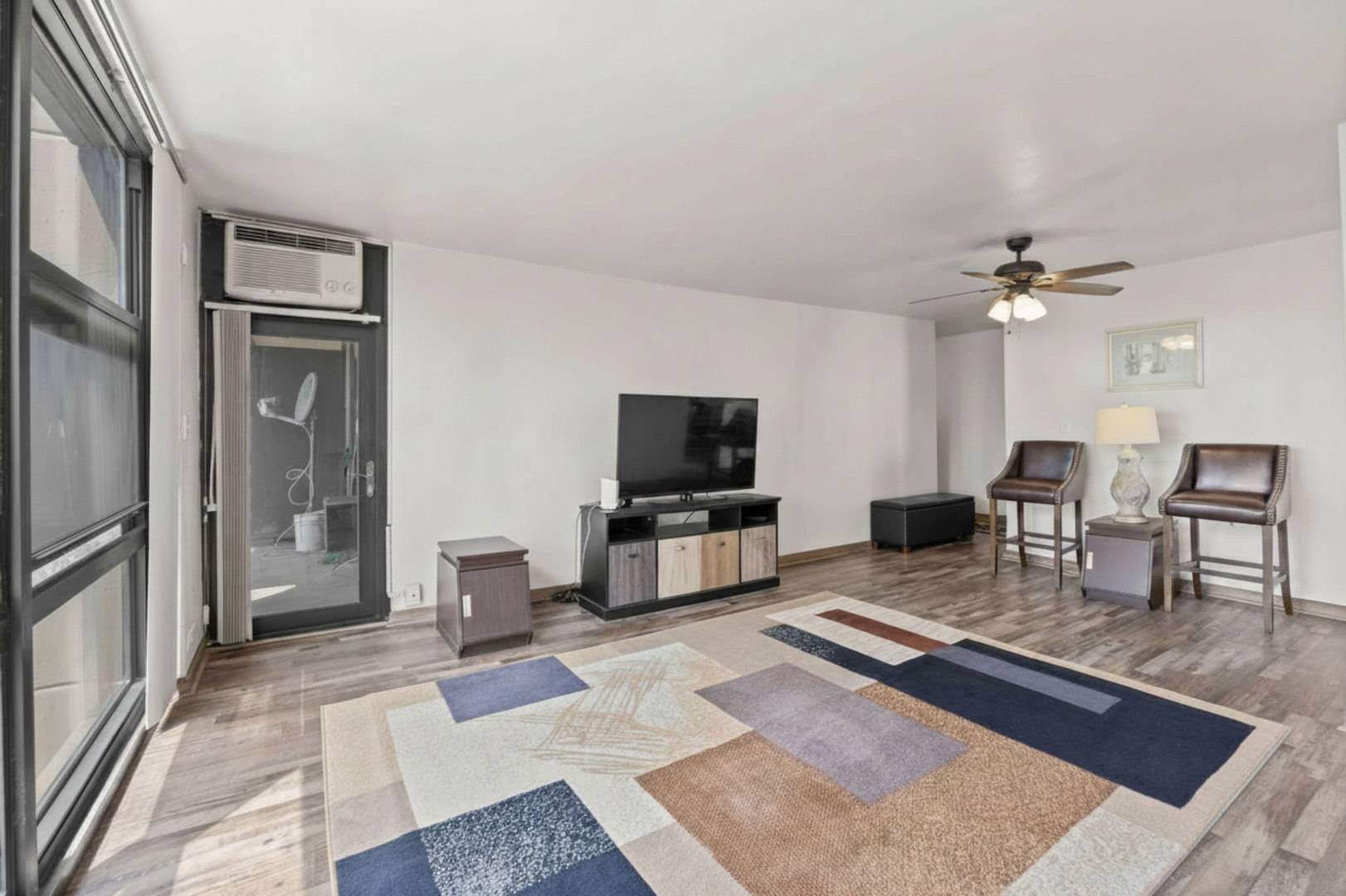 2605 S Indiana AVE #1007, Chicago, IL 60616