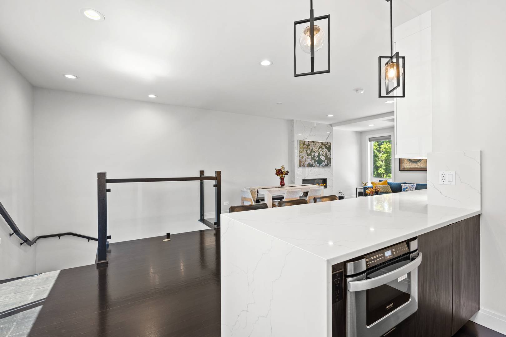 3901 S Lake Park AVE, Chicago, IL 60653