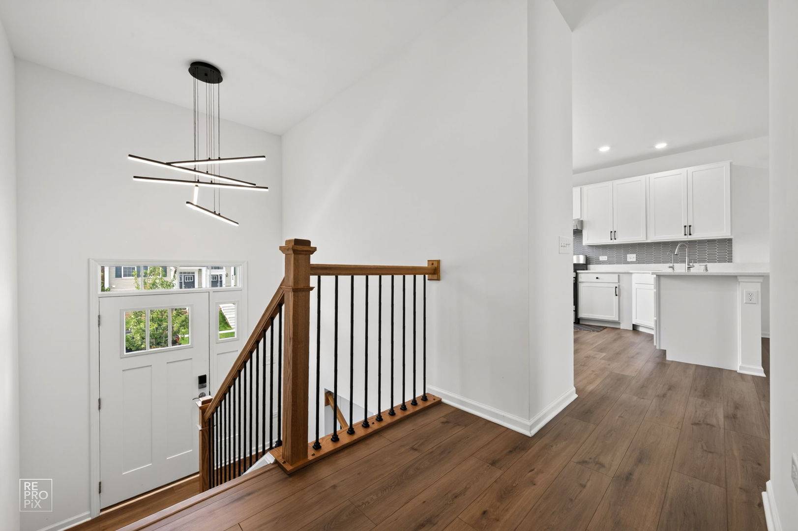 707 Neubauer CIR #603, Lindenhurst, IL 60046