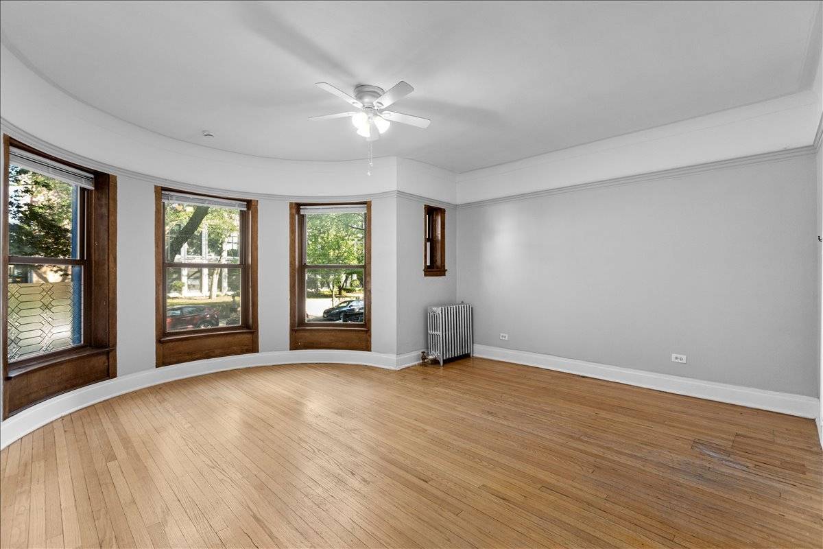 5018 S Blackstone AVE #101, Chicago, IL 60615
