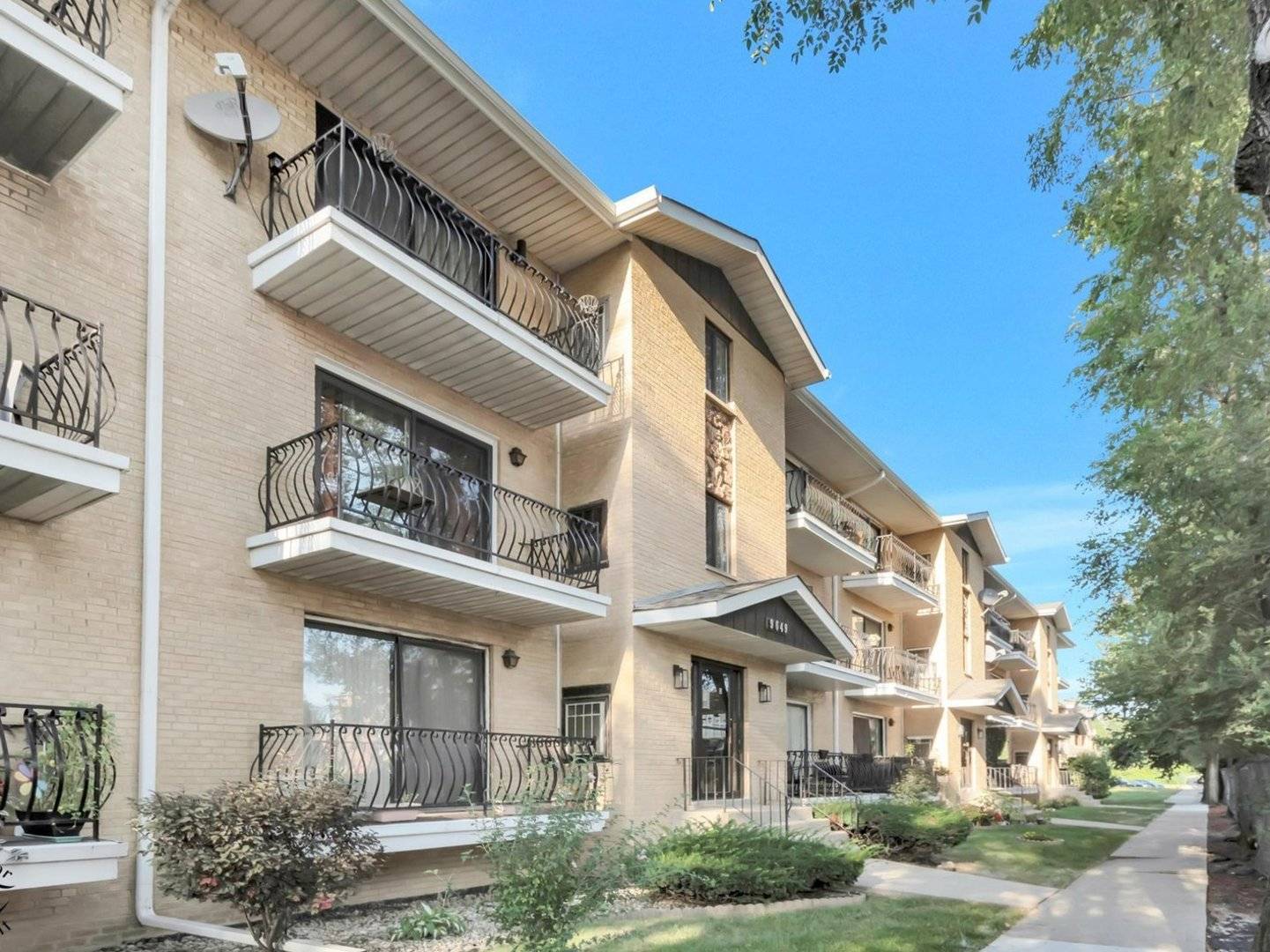 9649 S Harlem AVE #2C, Chicago Ridge, IL 60415