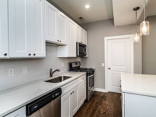 2246 S Whipple ST #3R, Chicago, IL 60623