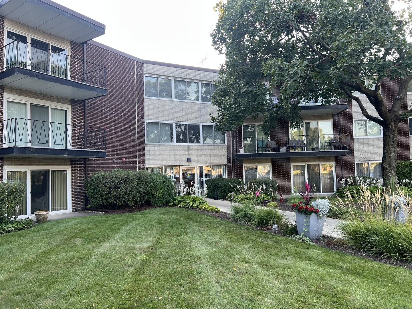 2800 MAPLE AVE #25B, Downers Grove, IL 60515