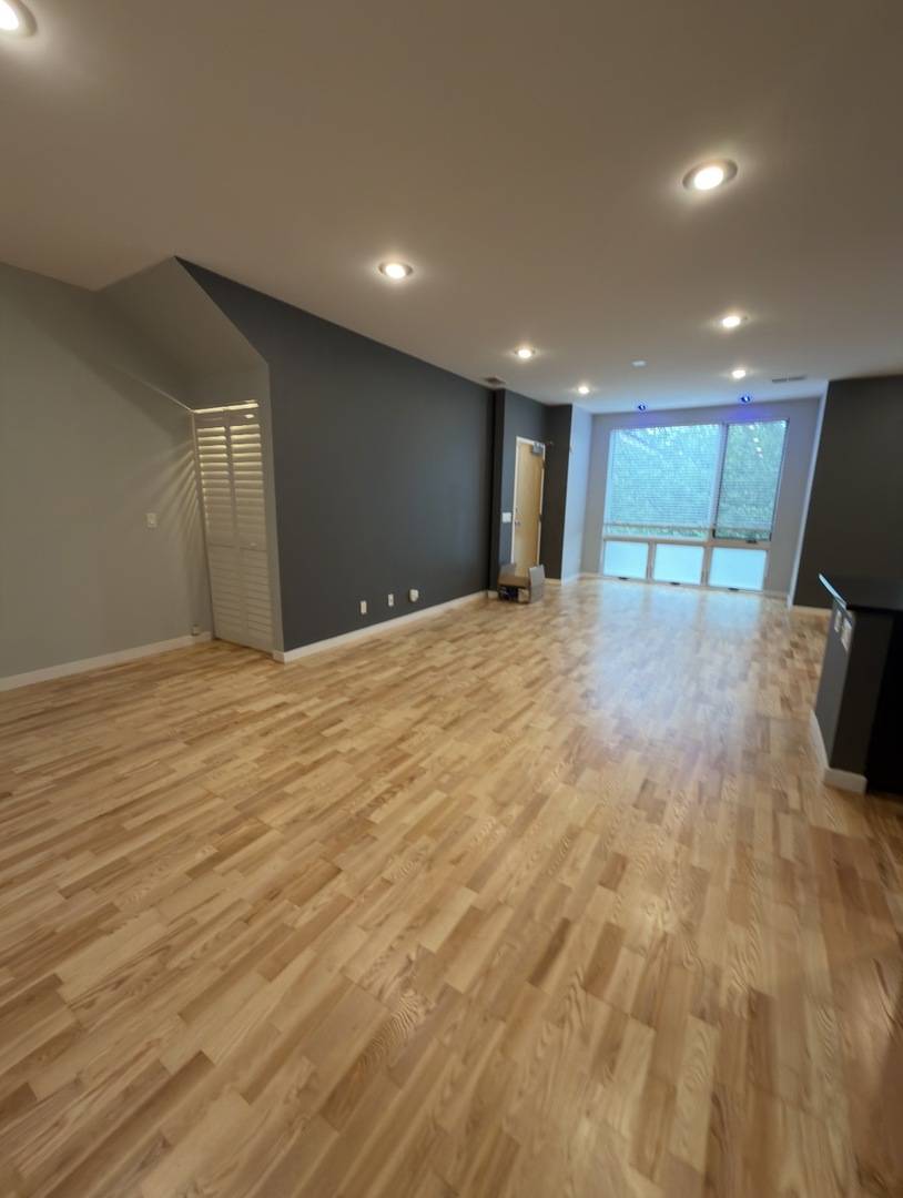 2240 W Madison ST #201, Chicago, IL 60612
