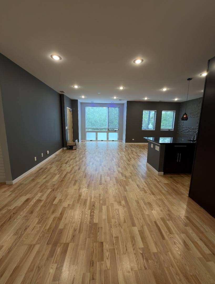 2240 W Madison ST #201, Chicago, IL 60612
