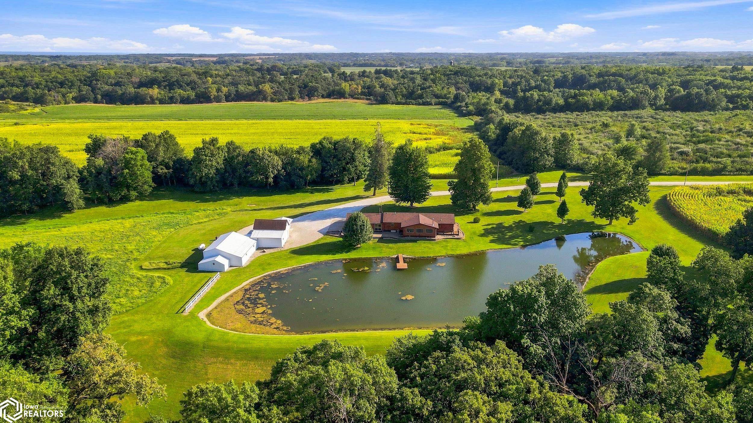 8001 Hawkeye RD, Mediapolis, IA 52637