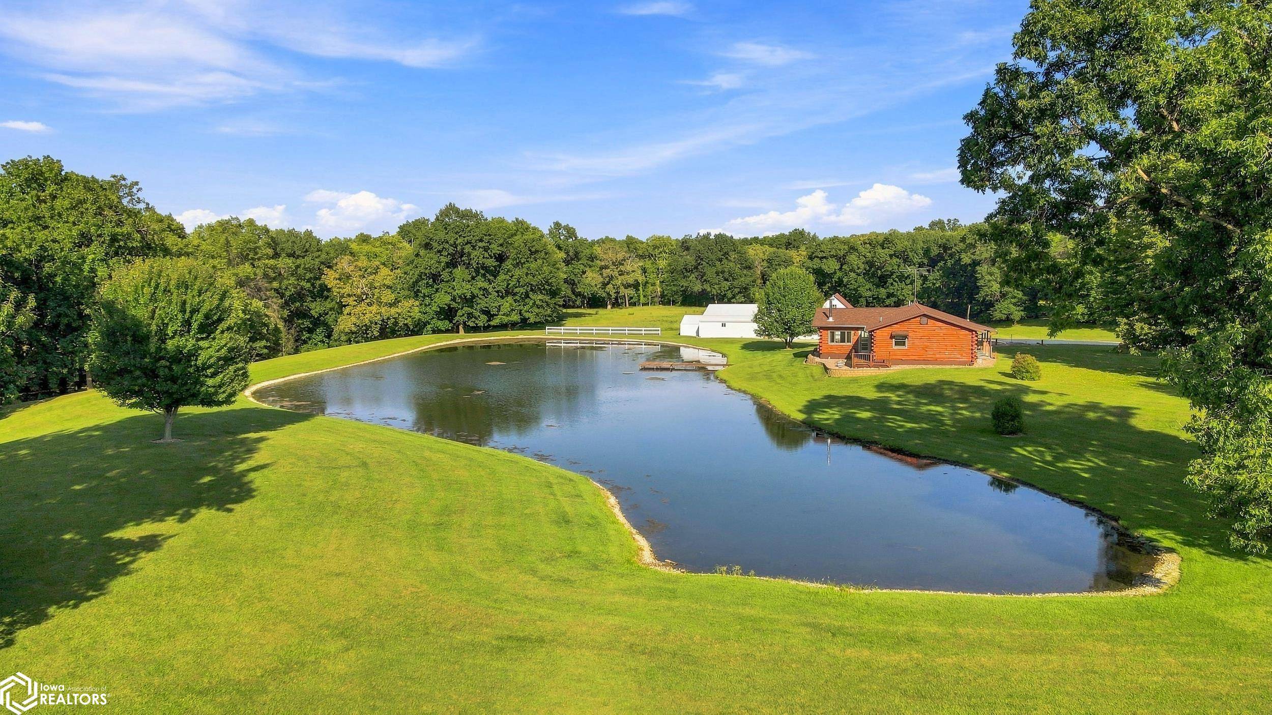 8001 Hawkeye RD, Mediapolis, IA 52637