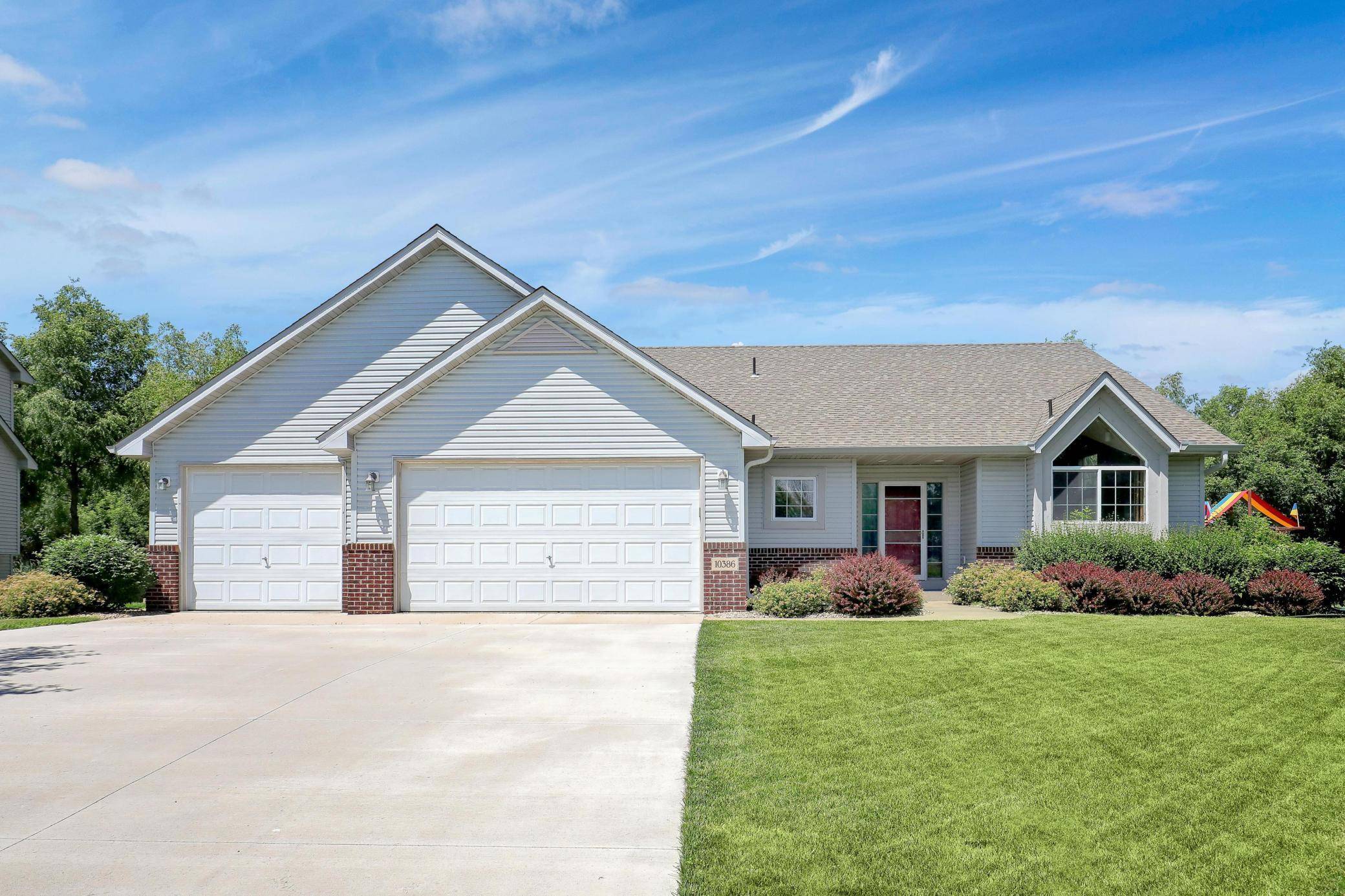 10386 Kali AVE NE, Albertville, MN 55301
