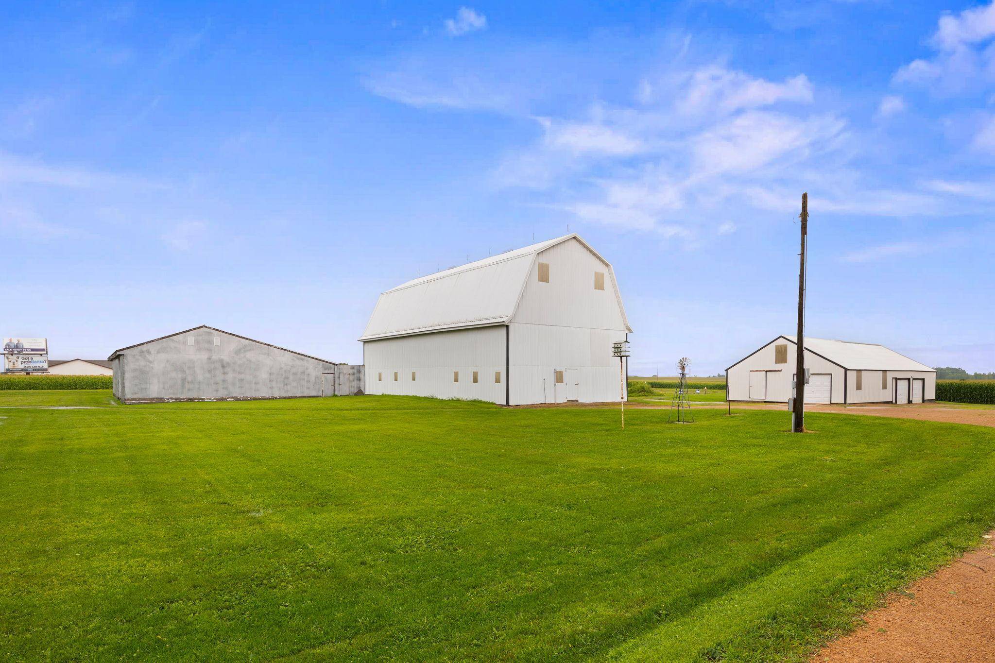 1250 Highway 7 E, Hutchinson, MN 55350