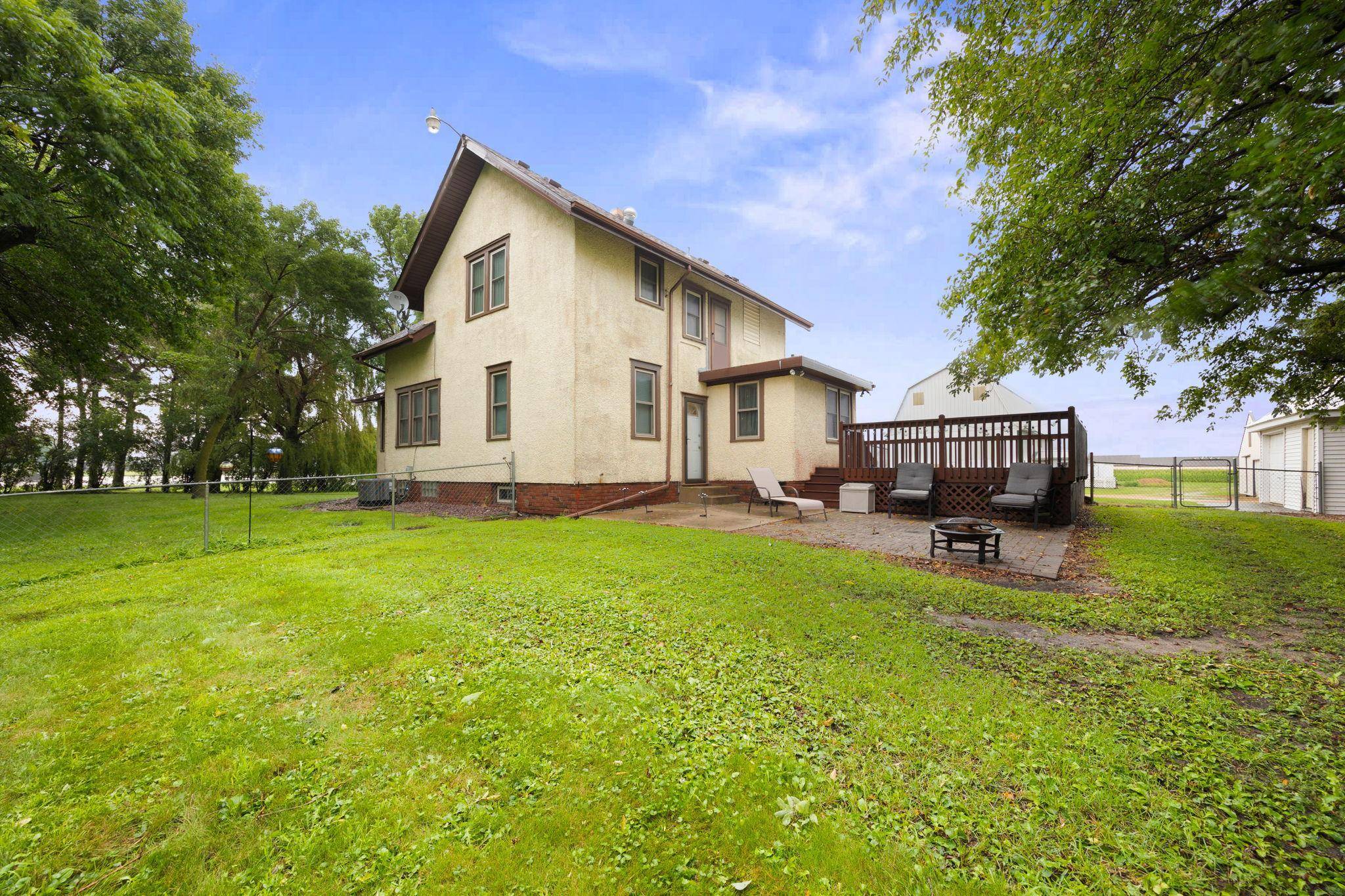 1250 Highway 7 E, Hutchinson, MN 55350