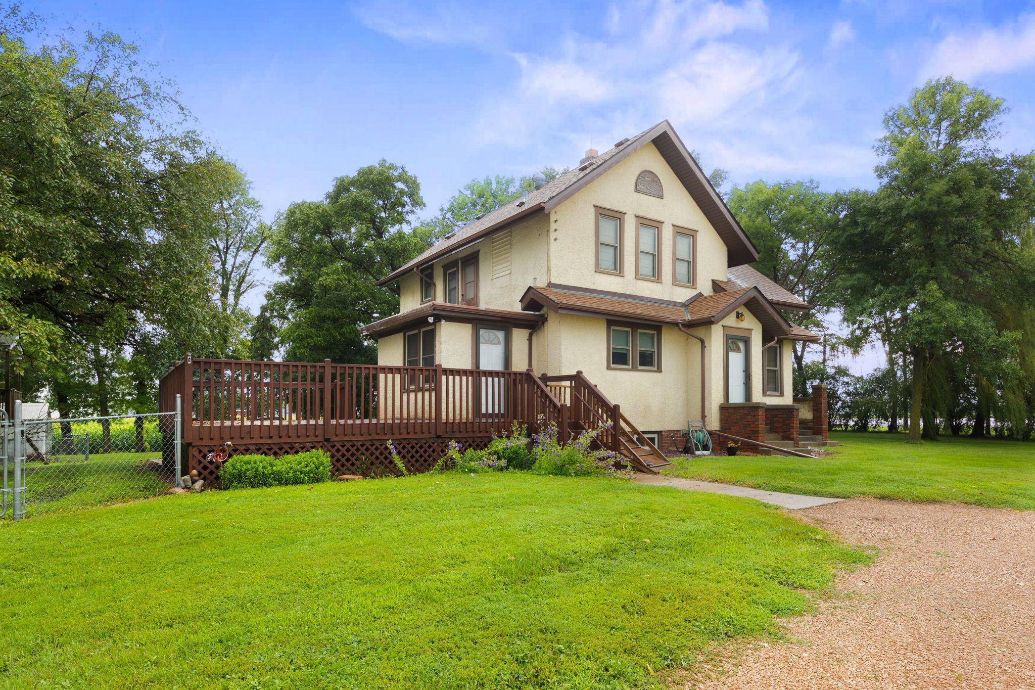 1250 Highway 7 E, Hutchinson, MN 55350
