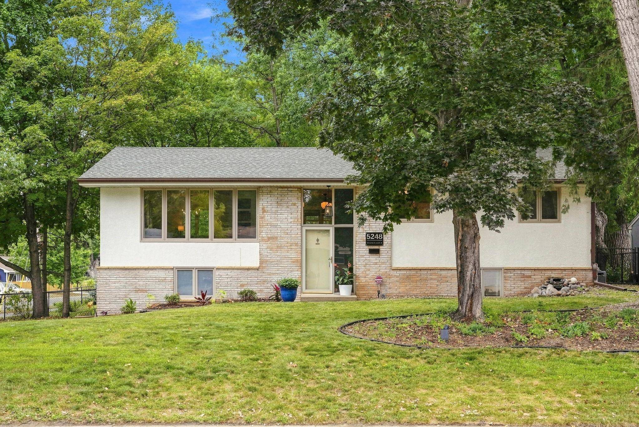 5248 France AVE N, Brooklyn Center, MN 55429