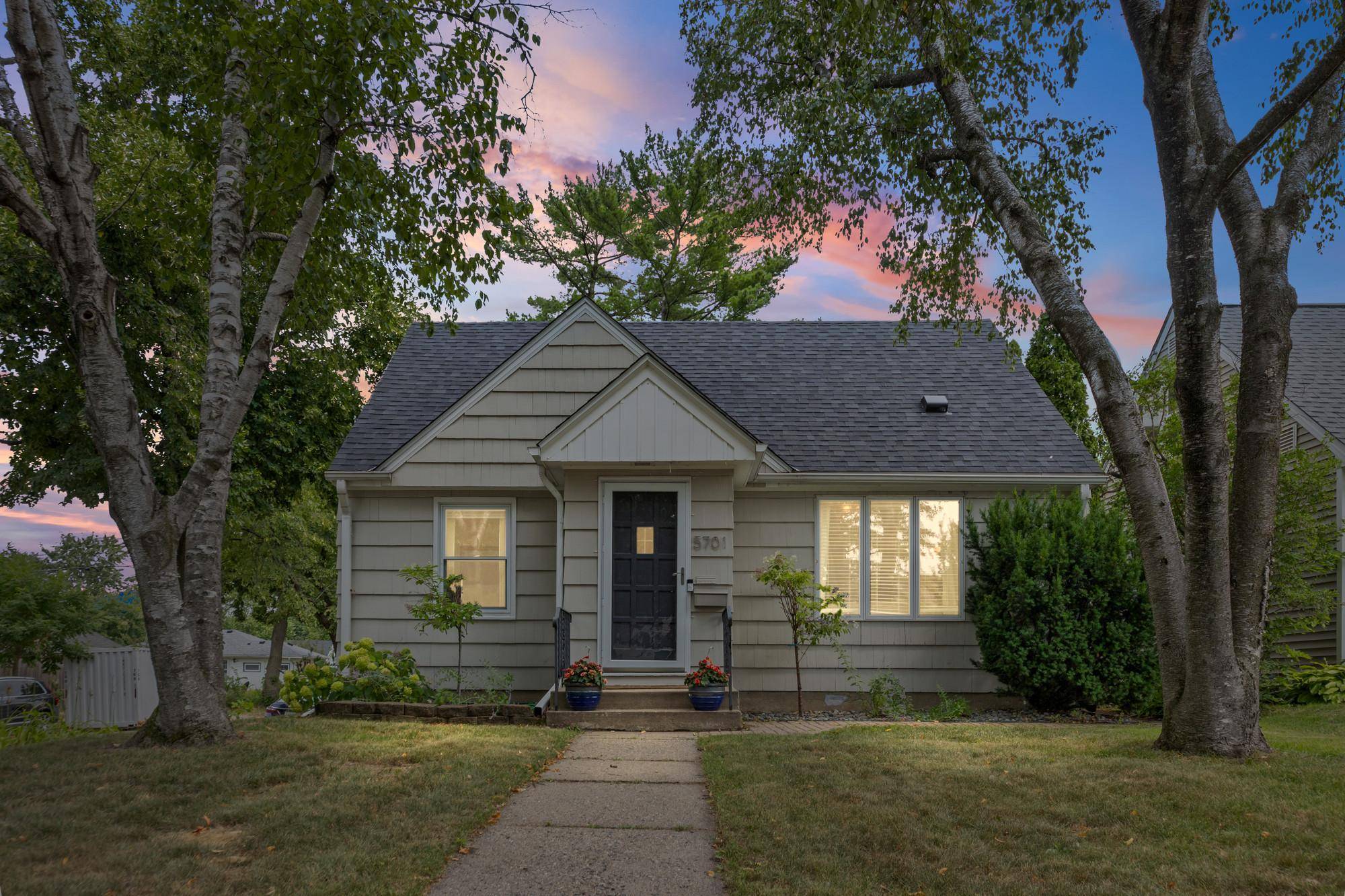 5701 Vincent AVE S, Minneapolis, MN 55410,Video Tour
