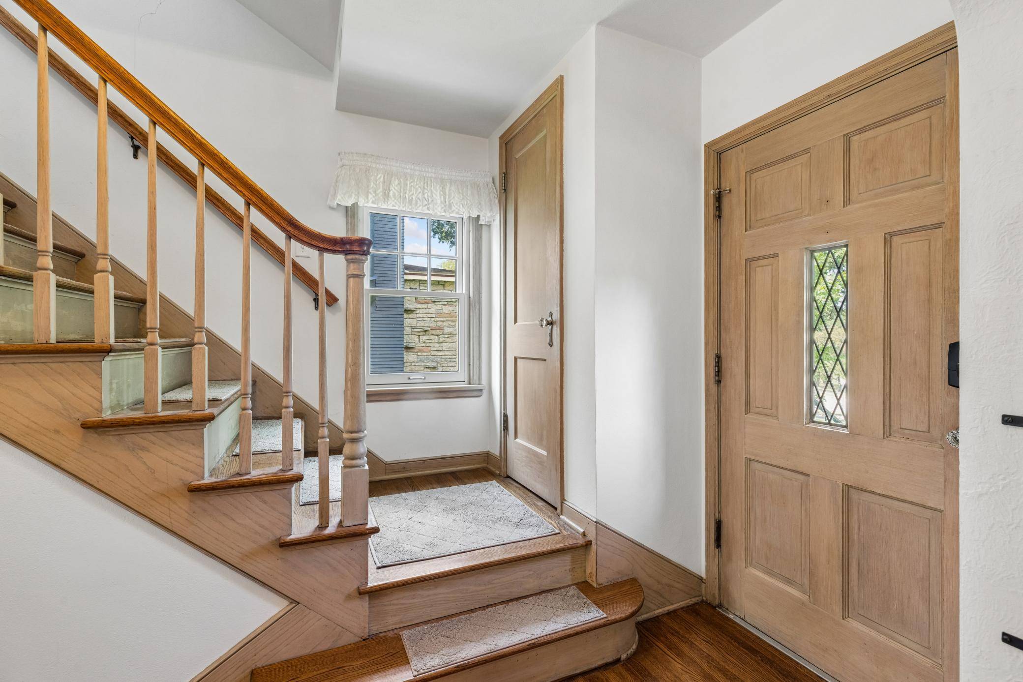 1197 Como BLVD W, Saint Paul, MN 55103
