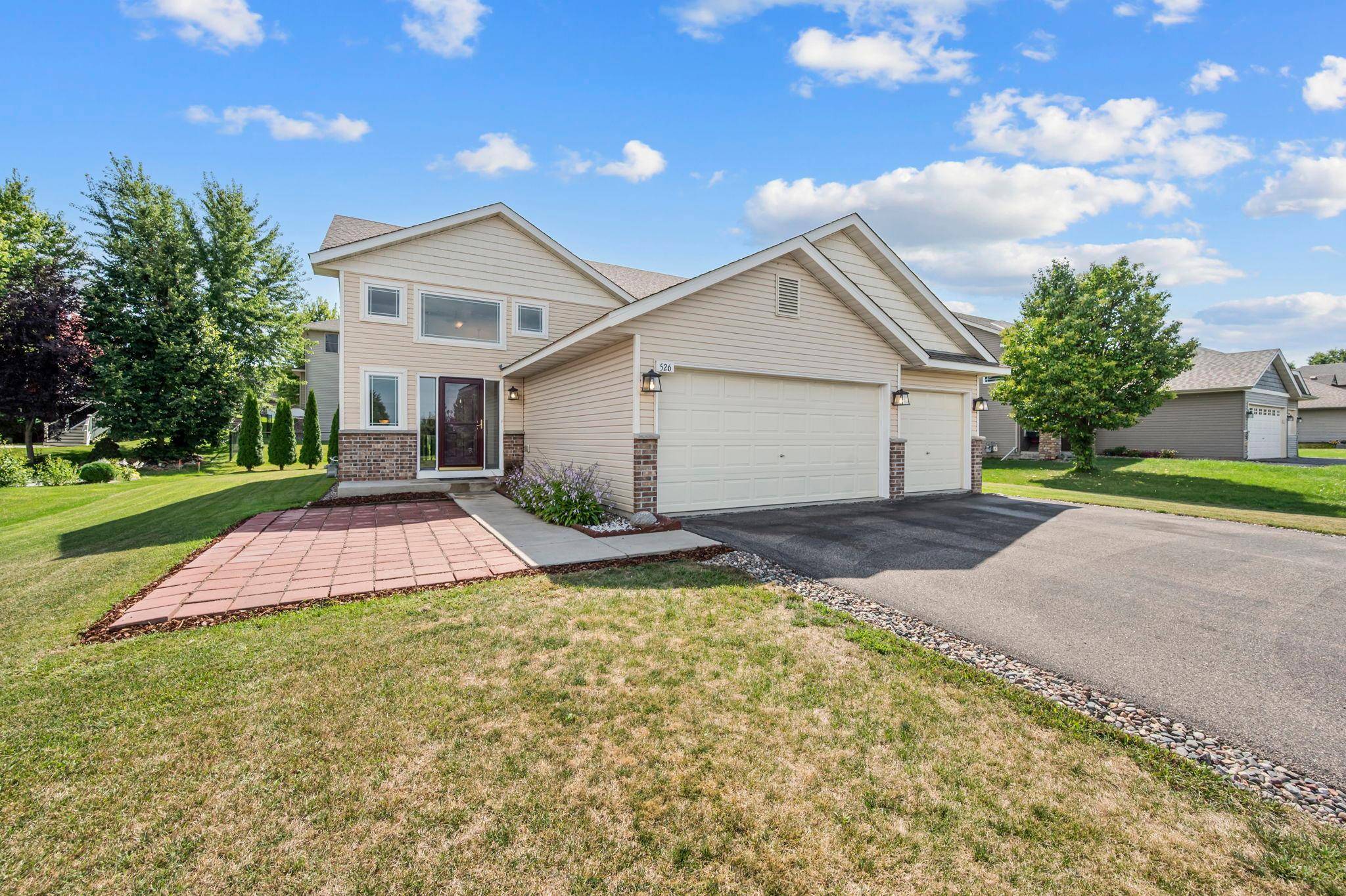 526 Hackney AVE, Shakopee, MN 55379