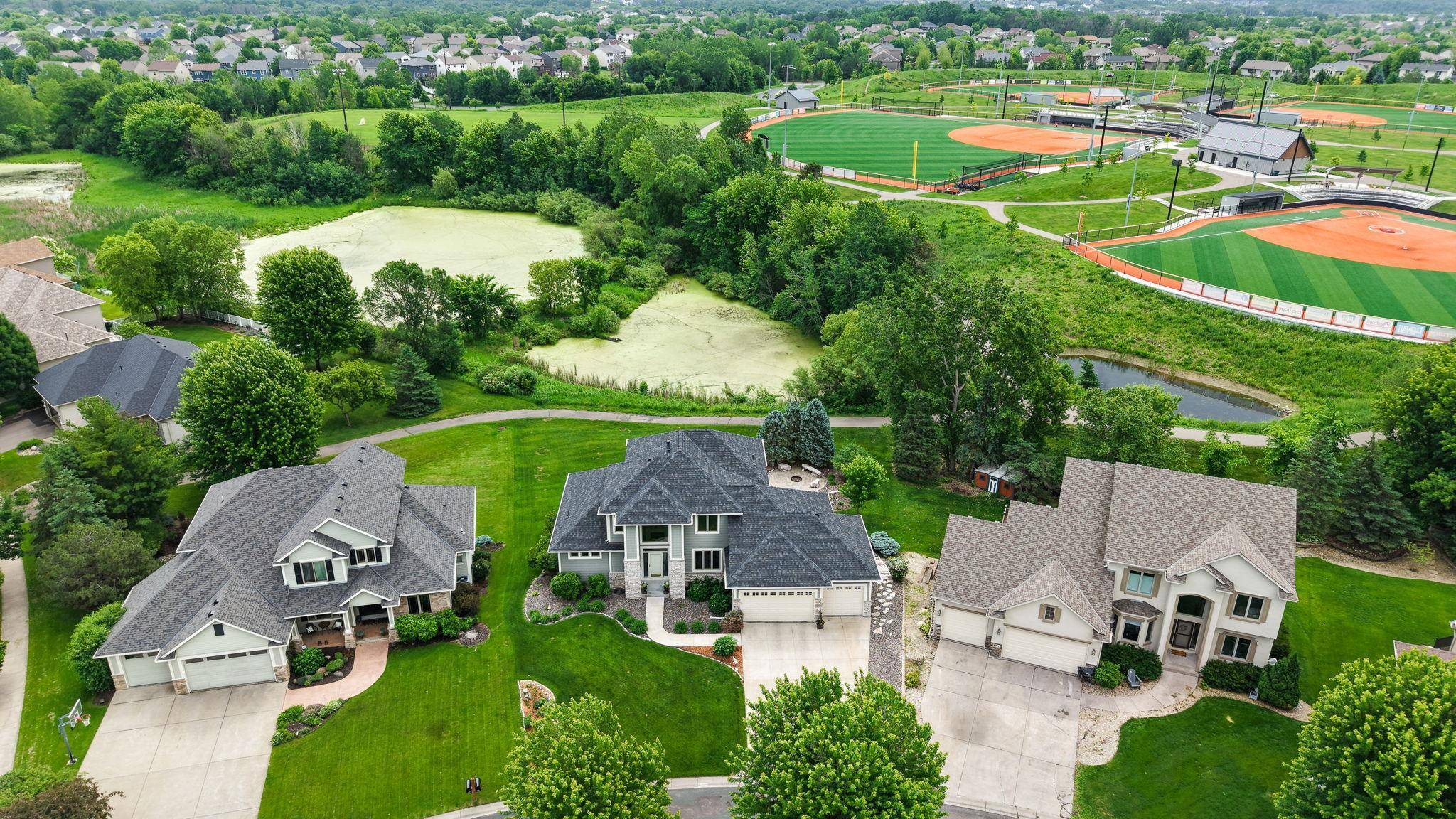 6786 Yellowstone LN N, Maple Grove, MN 55311