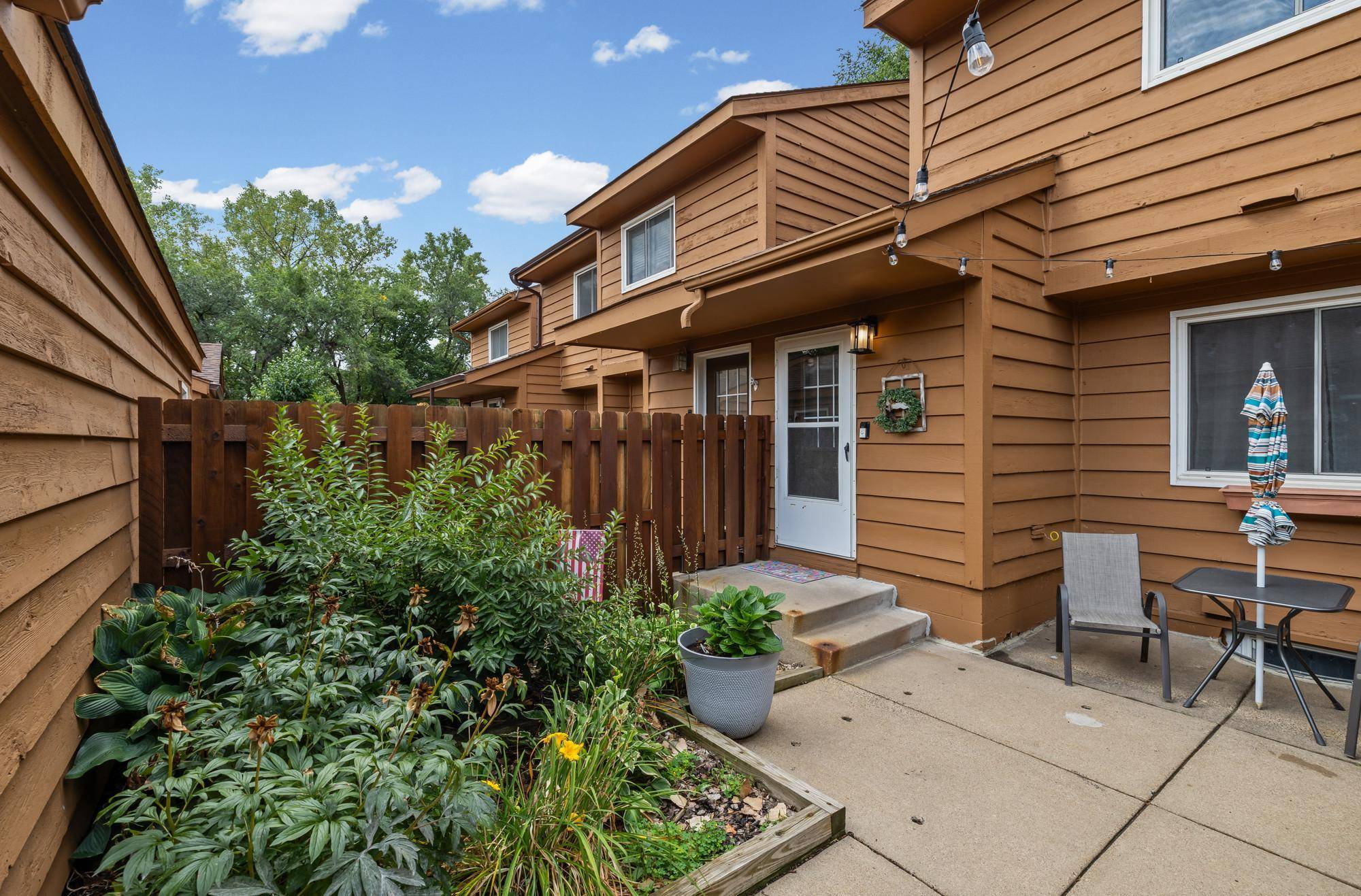 3253 Evergreen DR, Eagan, MN 55121