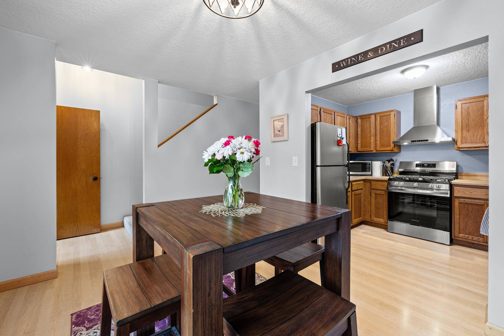 3253 Evergreen DR, Eagan, MN 55121