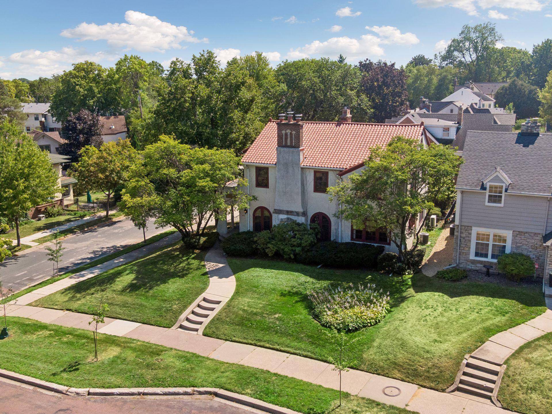 401 W Minnehaha Pkwy, Minneapolis, MN 55419
