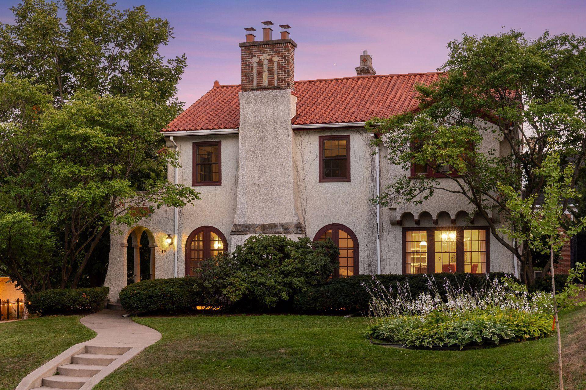 401 W Minnehaha Pkwy, Minneapolis, MN 55419