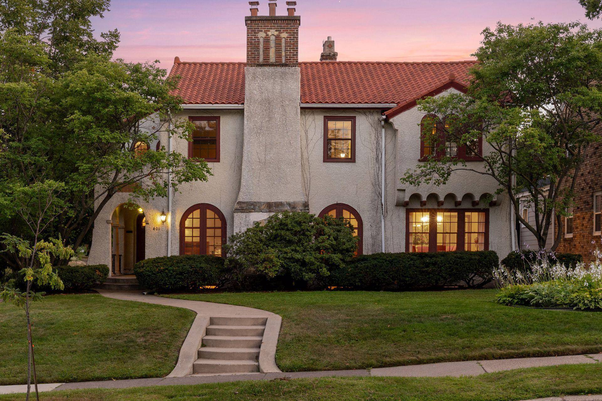 401 W Minnehaha Pkwy, Minneapolis, MN 55419