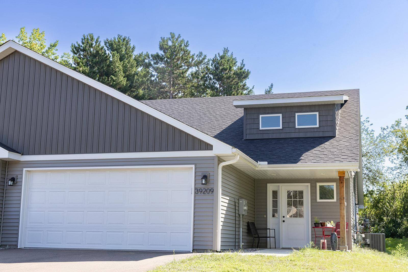 39209 Grand AVE, North Branch, MN 55056